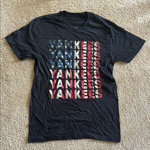 Yankees Black Graphic T-Shirt